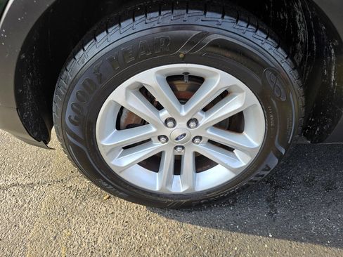 Used 2013 Ford Explorer XLT image 10