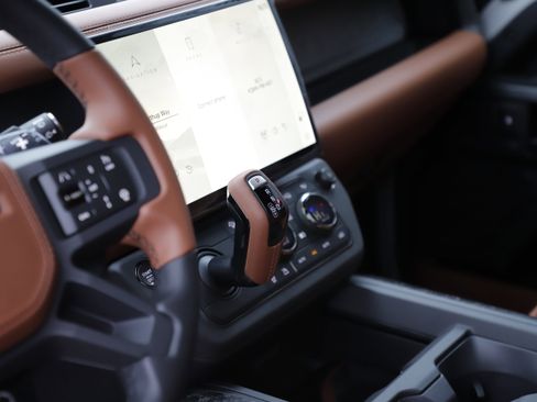 New 2026 Land Rover Defender 110 image 22