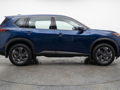 Used 2025 Nissan Rogue SV AWD/4WD image 11
