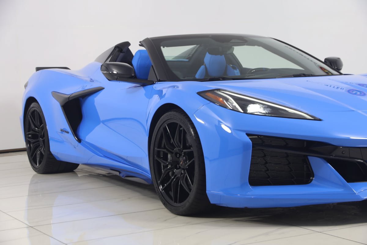 Used 2024 Chevrolet Corvette Z06 w/ Stealth Interior Trim Package RWD image 59