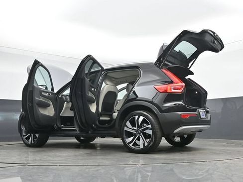 Used 2023 Volvo XC40 B4 Ultimate w/ Protection Package Premier FWD image 57