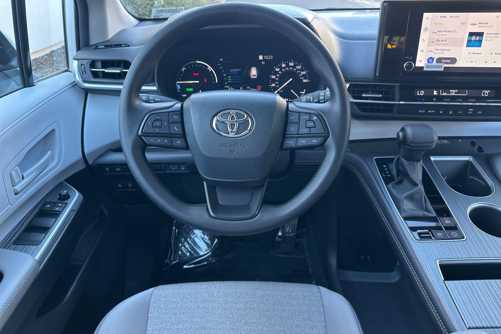 Certified 2026 Toyota Sienna LE FWD image 17