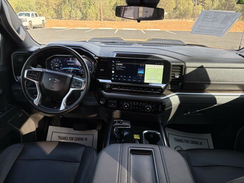 Used 2022 Chevrolet Silverado 1500 LT Trail Boss w/ Convenience Package II AWD/4WD image 16