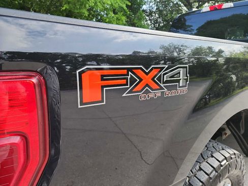 Used 2020 Ford F350 XLT w/ XLT Premium Package AWD/4WD image 11