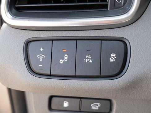 Used 2018 Kia Sorento SX image 19