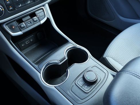 Used 2024 GMC Terrain SLE image 15