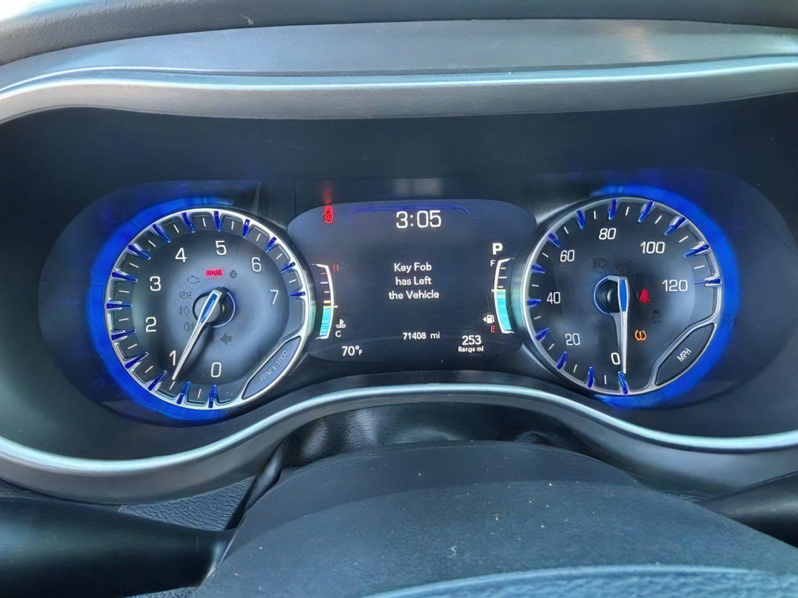 Used 2025 Chrysler Pacifica Select FWD image 13