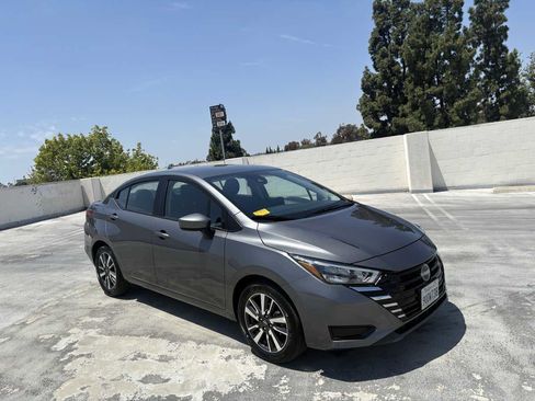 Used 2025 Nissan Versa SV FWD image 29