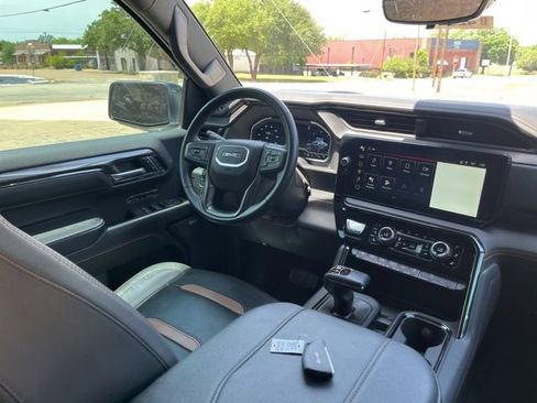 Used 2024 GMC Sierra 1500 AT4 w/ Technology Package AWD/4WD image 28