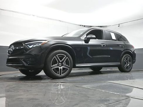 Used 2025 Mercedes-Benz GLC 300 image 36