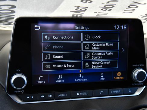 Used 2025 Nissan Sentra SV FWD image 18