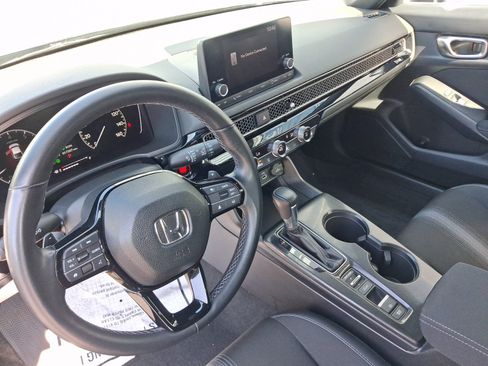 Used 2023 Honda Civic Sport image 4