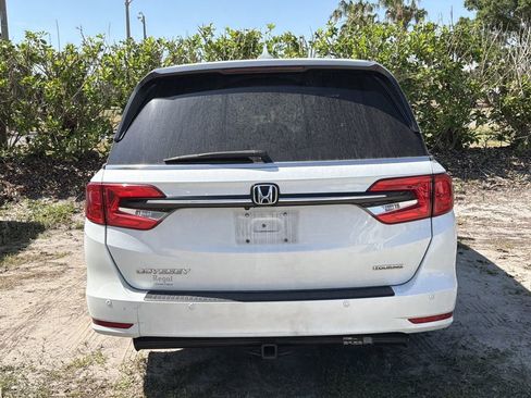 Used 2023 Honda Odyssey Touring image 3
