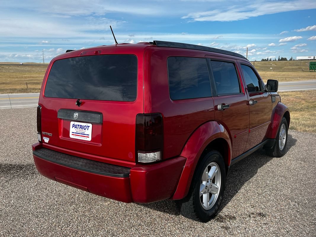 Used 2007 Dodge Nitro SXT RWD image 5