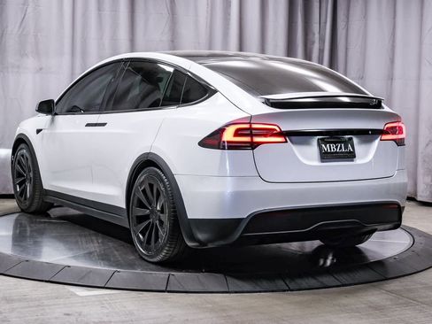 Used 2023 Tesla Model X image 2
