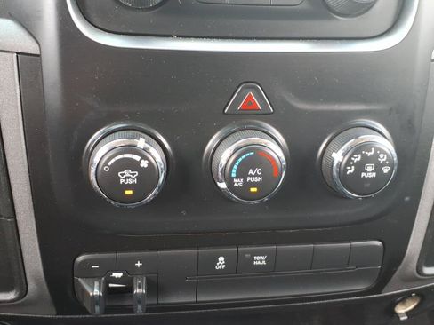 Used 2015 RAM 2500 Tradesman w/ Chrome Appearance Group AWD/4WD image 13