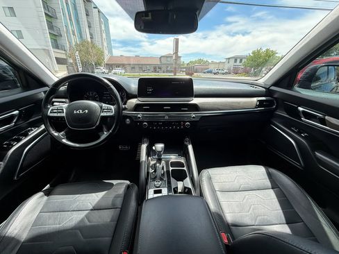 Used 2022 Kia Telluride SX w/ SX Prestige Package AWD/4WD image 22