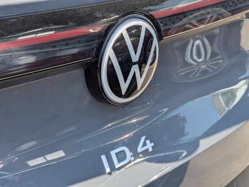 Used 2023 Volkswagen ID.4 Pro S AWD/4WD image 4