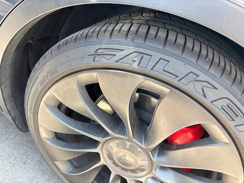 Used 2022 Tesla Model Y Performance AWD/4WD image 22