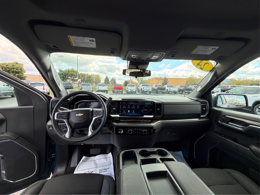 Used 2024 Chevrolet Silverado 1500 LT AWD/4WD image 24