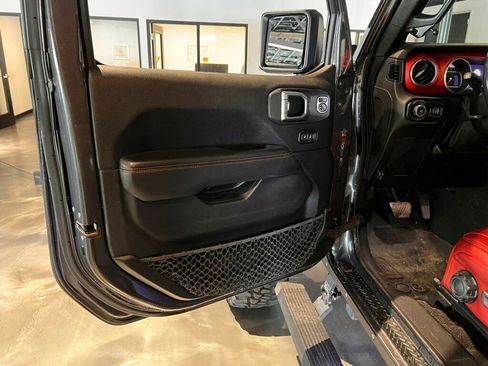 Used 2019 Jeep Wrangler Unlimited Rubicon image 9