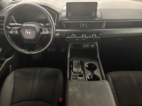 Used 2025 Honda Pilot Sport image 30