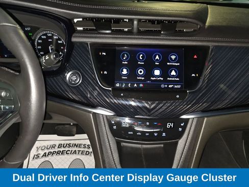 Used 2025 Cadillac XT6 Premium Luxury image 19