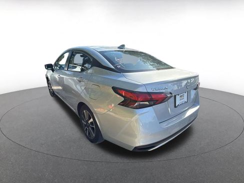 Used 2025 Nissan Versa SV FWD image 4