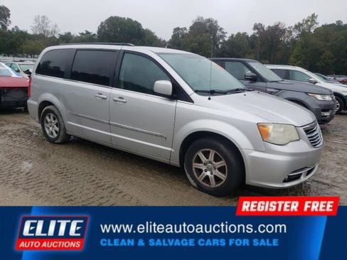 Used 2012 Chrysler Town & Country Touring w/ Entertainment Group #1 image 7