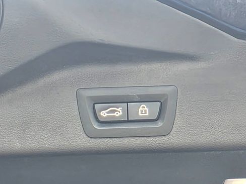 Used 2020 BMW X5 xDrive40i w/ M Sport Package image 51