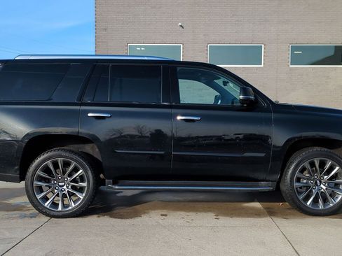 Used 2020 Cadillac Escalade Premium Luxury image 7