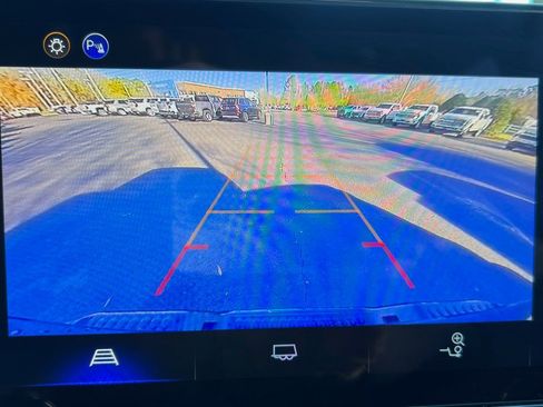 Used 2025 Chevrolet Colorado Trail Boss image 10