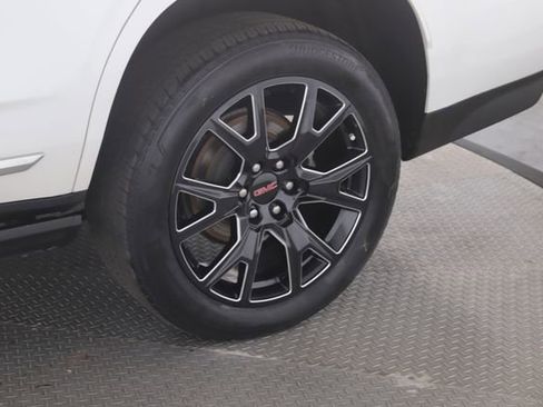 Used 2024 GMC Yukon Denali AWD/4WD image 14