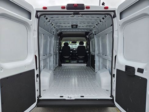 Used 2026 RAM ProMaster 2500 w/ Convenience Group FWD image 12