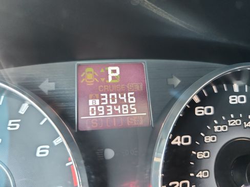 Used 2011 Subaru Legacy 2.5i Limited AWD/4WD image 11