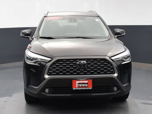 Used 2022 Toyota Corolla Cross XLE image 7