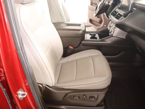 Used 2023 GMC Yukon SLT w/ SLT Premium Package image 15