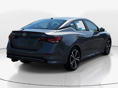 Used 2022 Nissan Sentra SR w/ SR Premium Package image 3