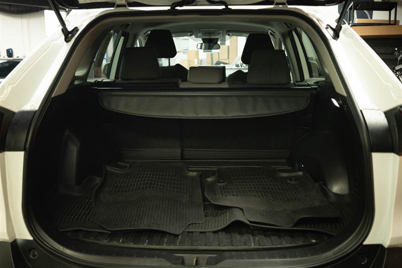 Used 2022 Toyota RAV4 XLE FWD image 7
