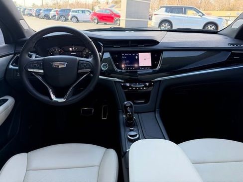 Used 2020 Cadillac XT6 Sport image 4