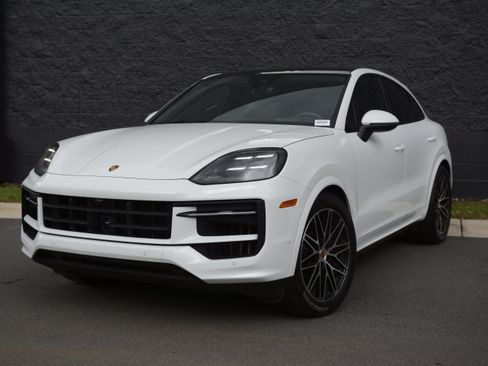 Certified 2026 Porsche Cayenne Coupe AWD/4WD image 1