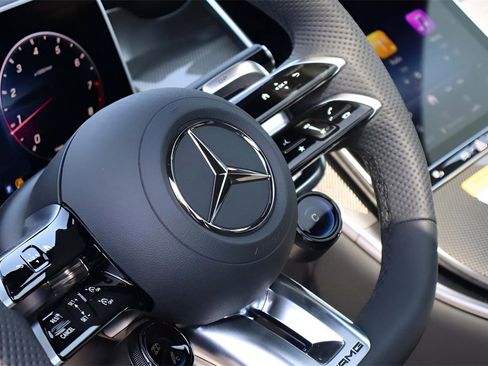 Certified 2025 Mercedes-Benz GLC 43 AMG 4MATIC image 47