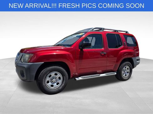 Used 2015 Nissan Xterra X RWD image 2