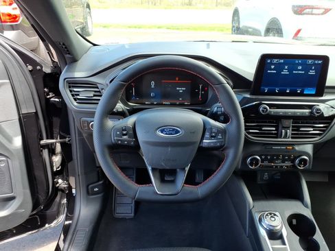 New 2026 Ford Escape ST-Line w/ Cold Weather Package AWD/4WD image 10