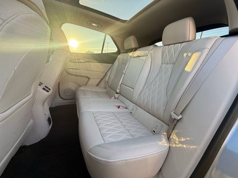 Used 2023 Buick Envision Avenir image 23