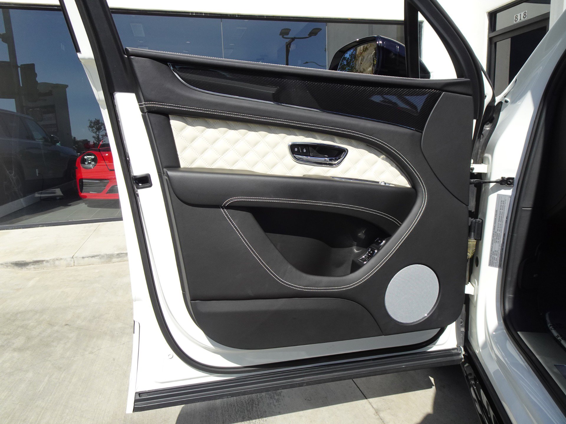 Used 2022 Bentley Bentayga AWD/4WD image 15