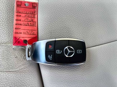 Used 2022 Mercedes-Benz GLB 250 image 34