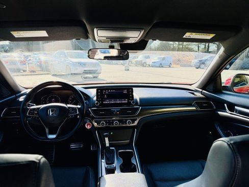 Used 2018 Honda Accord Sport image 7