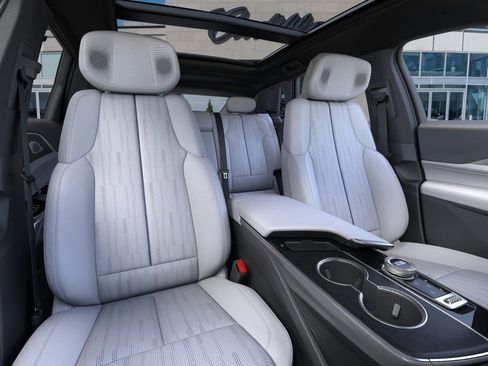 New 2025 Cadillac Lyriq Luxury image 16