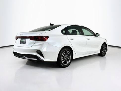 Used 2024 Kia Forte LXS w/ LXS Technology Package FWD image 9